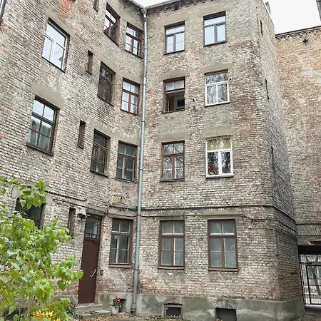 Unique In Center Apartman
